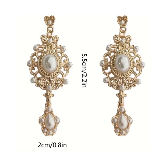 VINTAGE FAUX PEARL EARRINGS - Picture 2 of 3